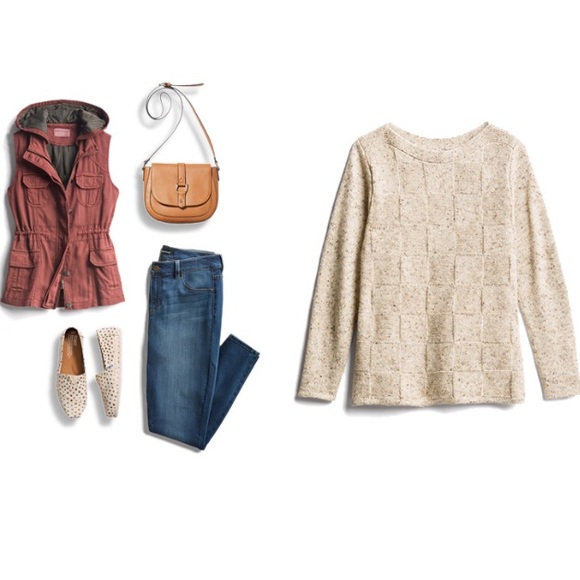 Leo & Nicole Pullover Sweater - Picture 2 of 3